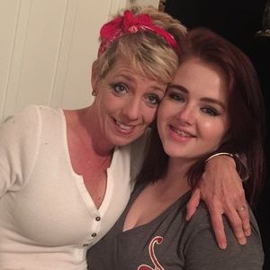 Meet your Posher, Alyson